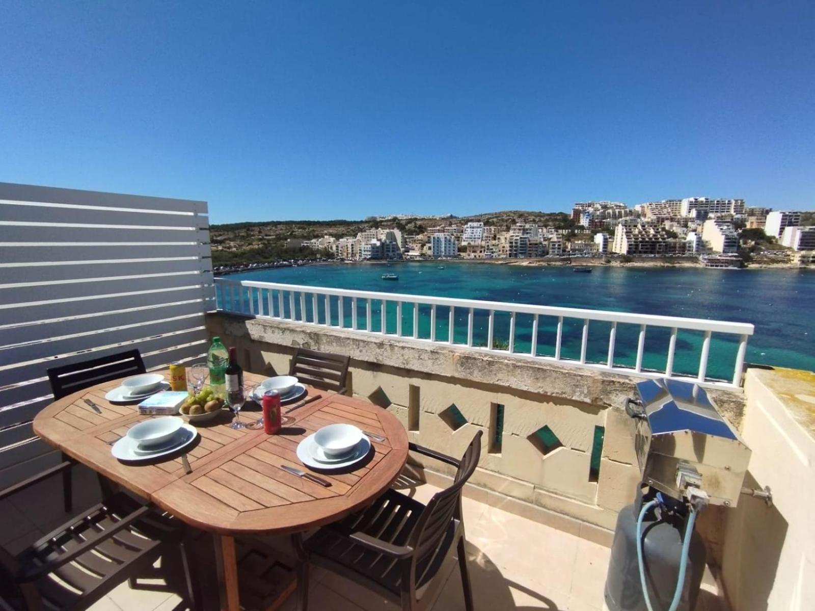 Apartmán Blue Harbour Seafront Penthouse With Large Terrace With Panoramic Sea Views - By Getawaysmalta St. Paul's Bay Exteriér fotografie