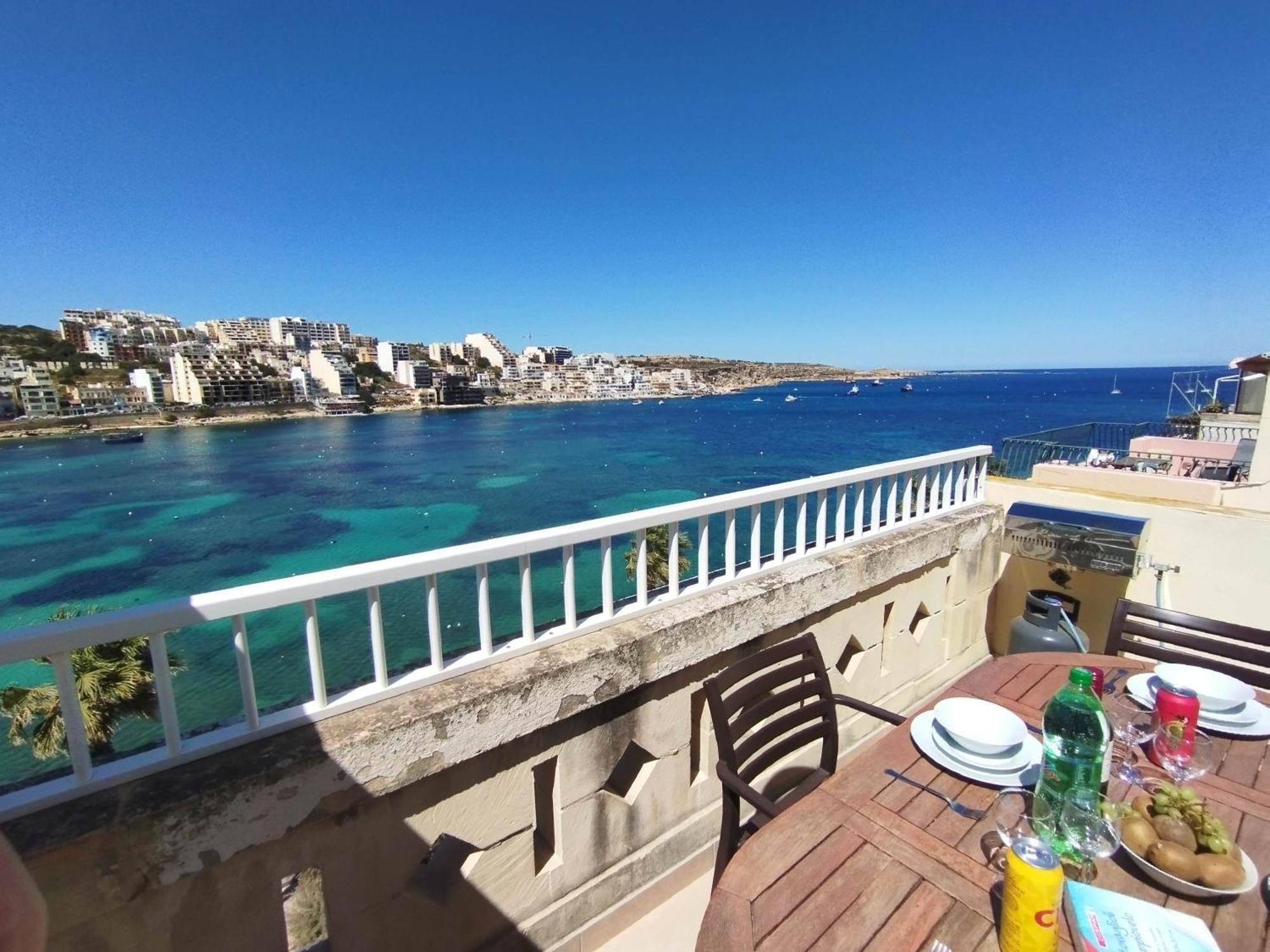 Apartmán Blue Harbour Seafront Penthouse With Large Terrace With Panoramic Sea Views - By Getawaysmalta St. Paul's Bay Exteriér fotografie