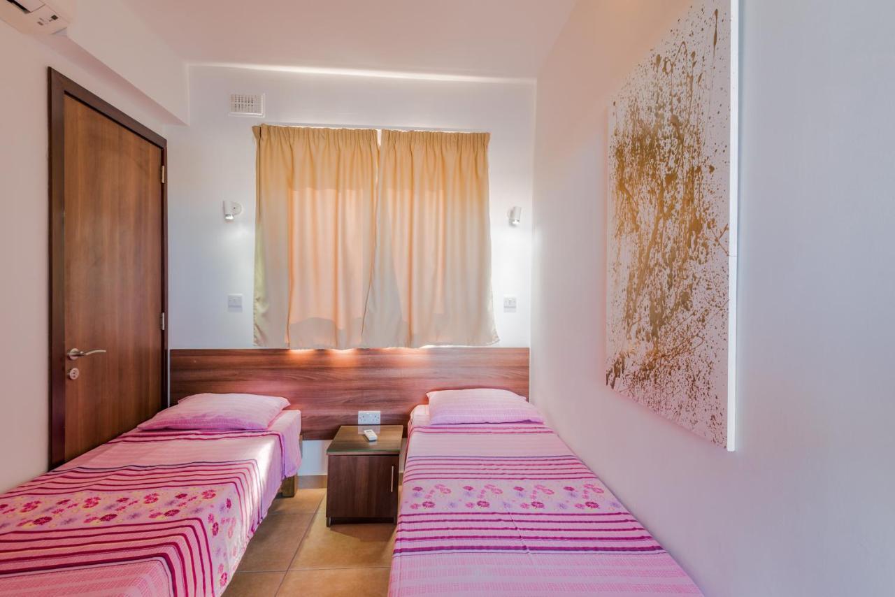 Apartmán Blue Harbour Seafront Penthouse With Large Terrace With Panoramic Sea Views - By Getawaysmalta St. Paul's Bay Exteriér fotografie